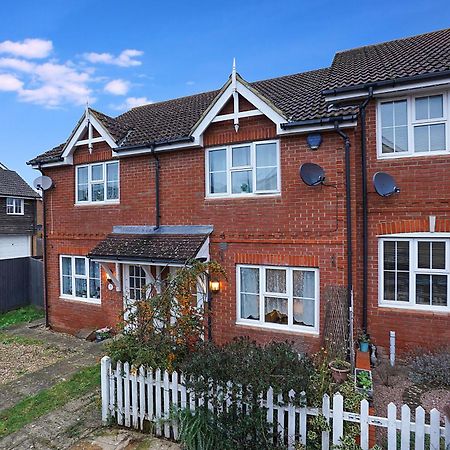 Comfortable Stylish Townhouse In Ashford Sleeps 5 Netflix 2 Parking Spaces Perfect For Contractors And Families 外观 照片